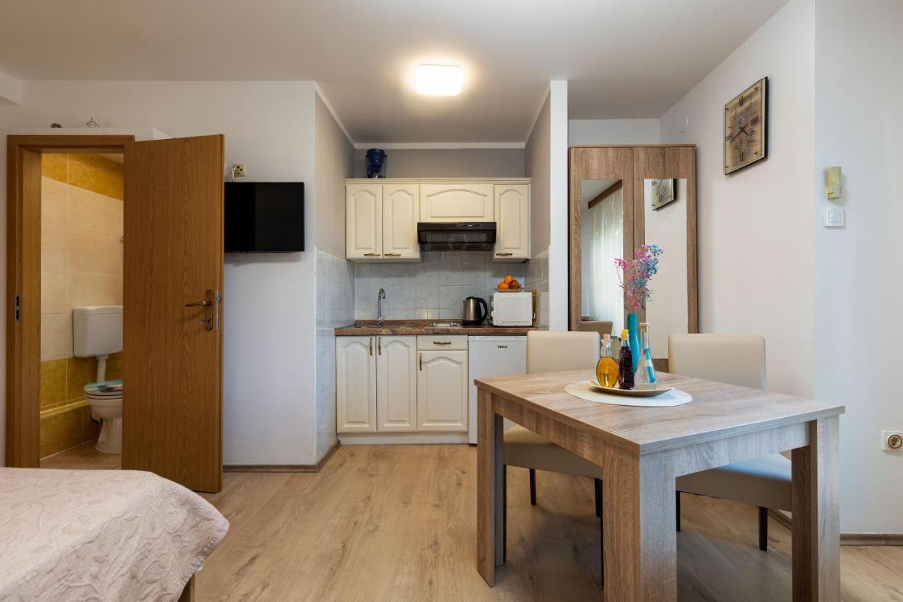 Apartments Kristina Ровинь Экстерьер фото